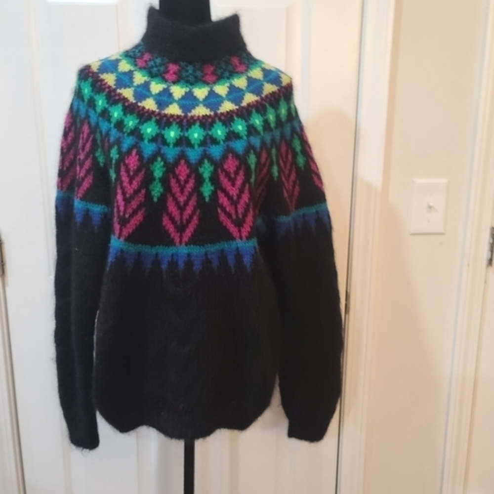 FORENZA Authentic Sports sweater size medium.